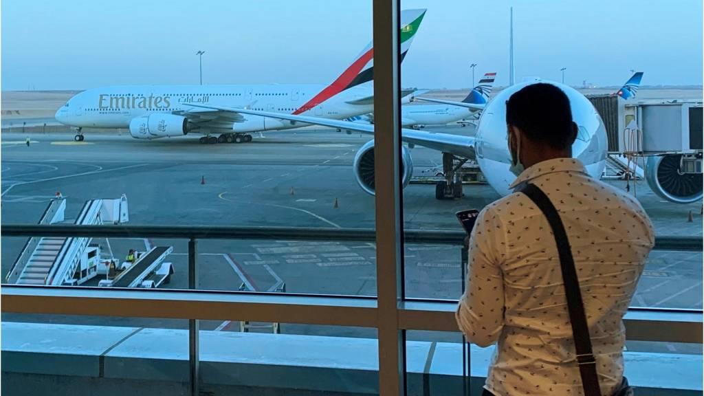  الإمارات تستأنف إصدار تأشيرات سياحية للمسافرين