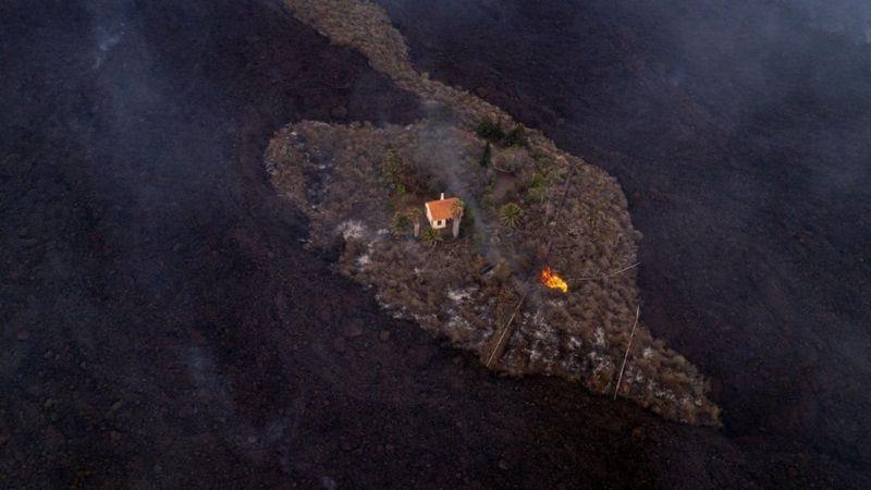 الصورة التقطها ألفونسو إسكاليرو - بركان جزيرة لابا