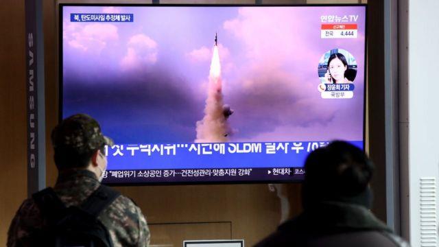 قالت كوريا الشمالية إنها أطلقت صاروخا تفوق سرعته س