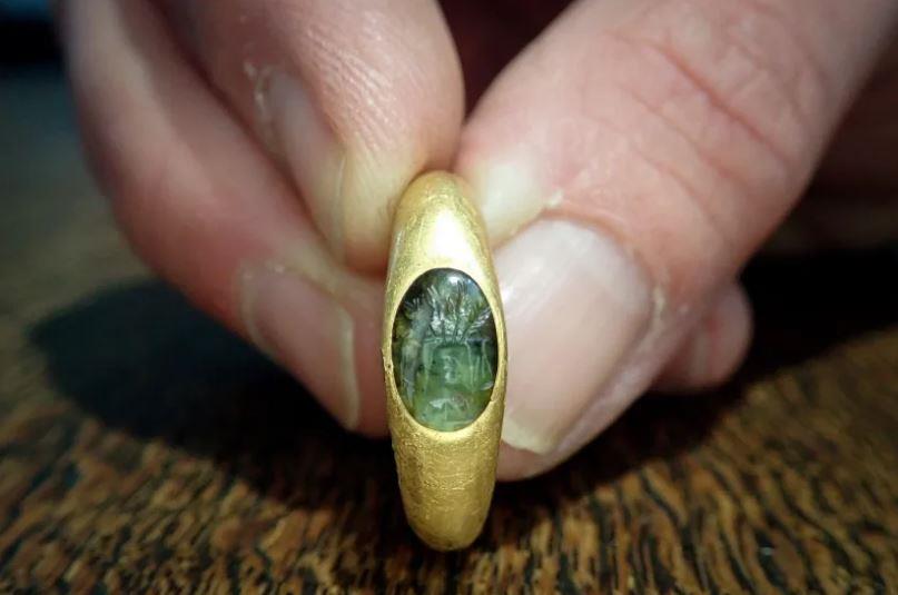 Римский перстень. Кольцо вырезанное из камня. Колечки 2000 годов. Перстень золотой вуду 8.8 грамма. Золото в 2000 году