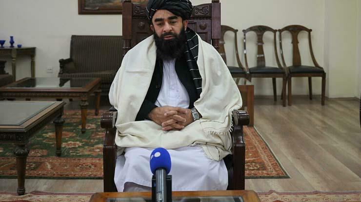 المتحدث باسم طالبان ذبيح الله مجاهد خلال مقابلة مع