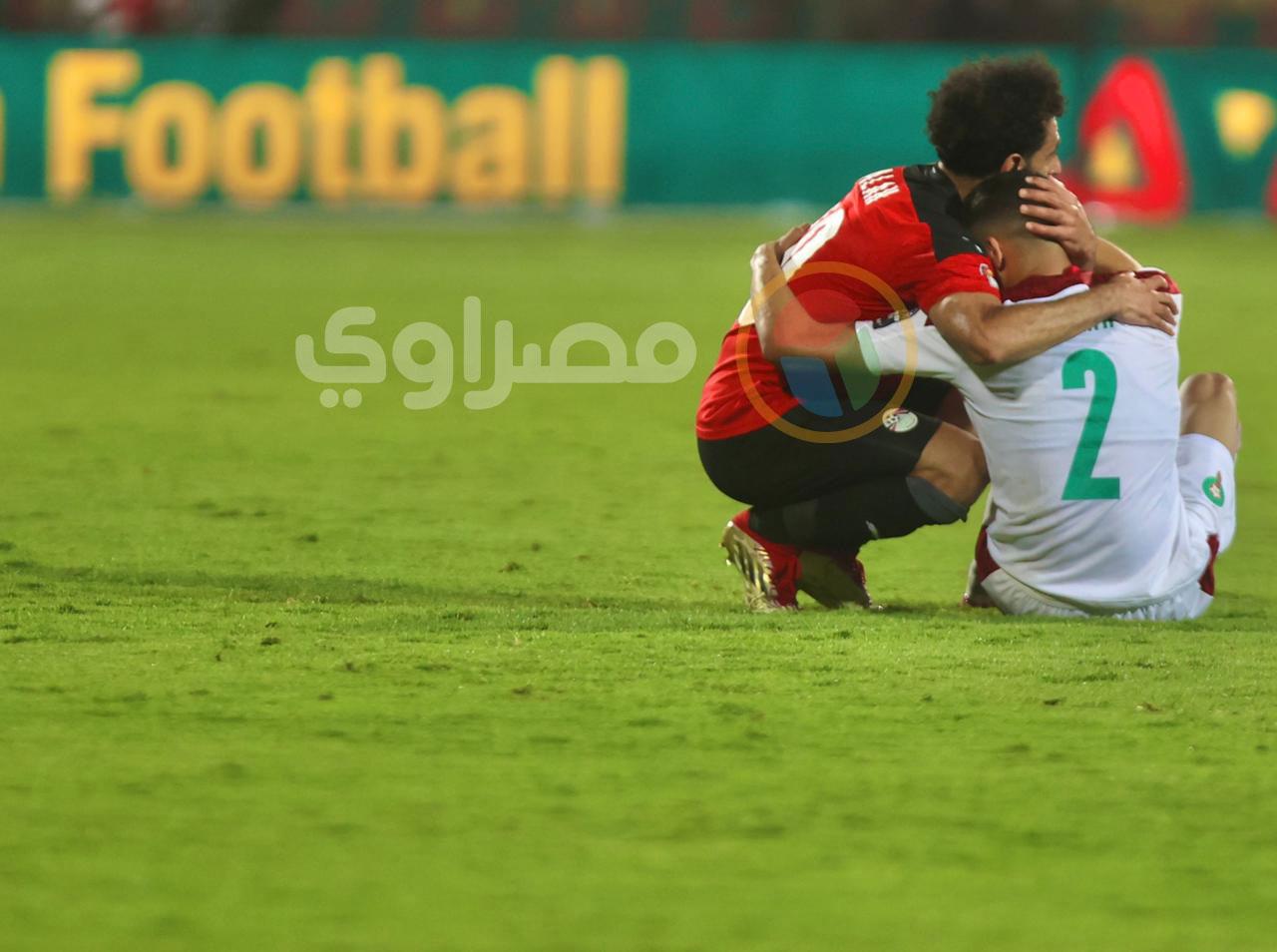 محمد صلاح وأشرف حكيمي 2