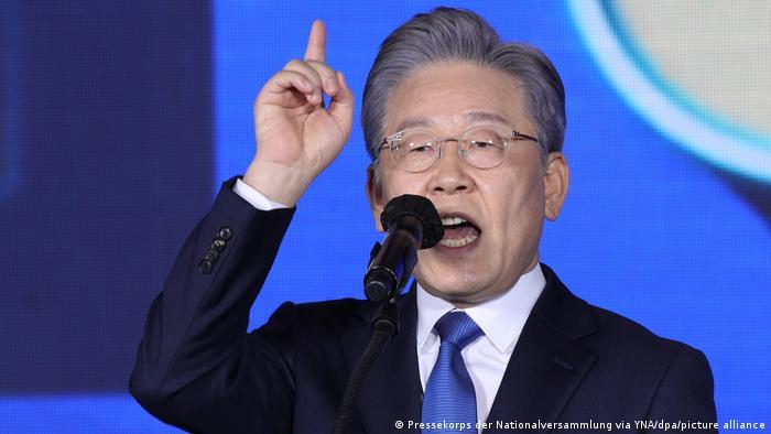 مرشح الحزب الحاكم لرئاسة كوريا الجنوبية لي جاي-ميو