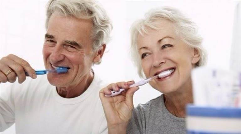 صحة الأسنان لكبار السن