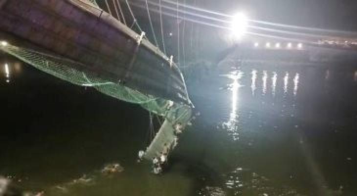 انهيار جسر معلق بالهند