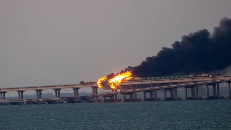 حريق هائل على جسر القرم (1)