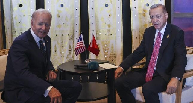 الرئيس الأمريكي يلتقي بنظيره التركي
