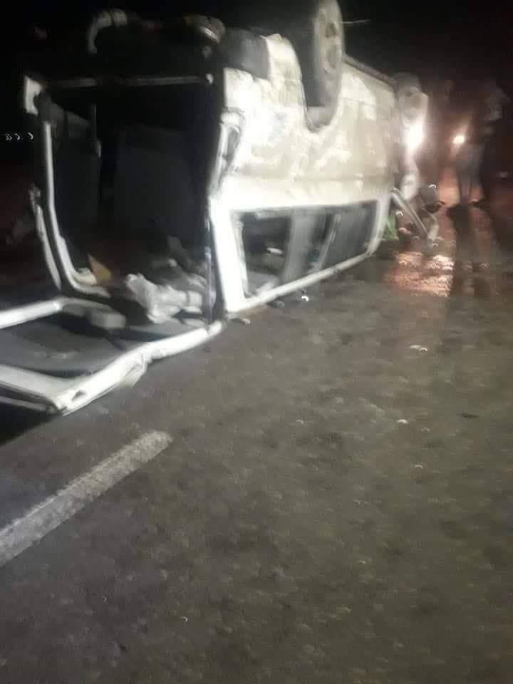 انقلاب سيارة ميكروباص في بورسعيد