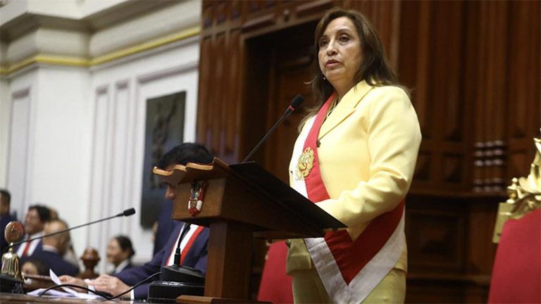 رئيسة بيرو دينا بولوارتي