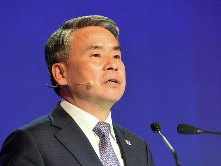 وزير الدفاع الكوري الجنوبي لي جونج-سوب