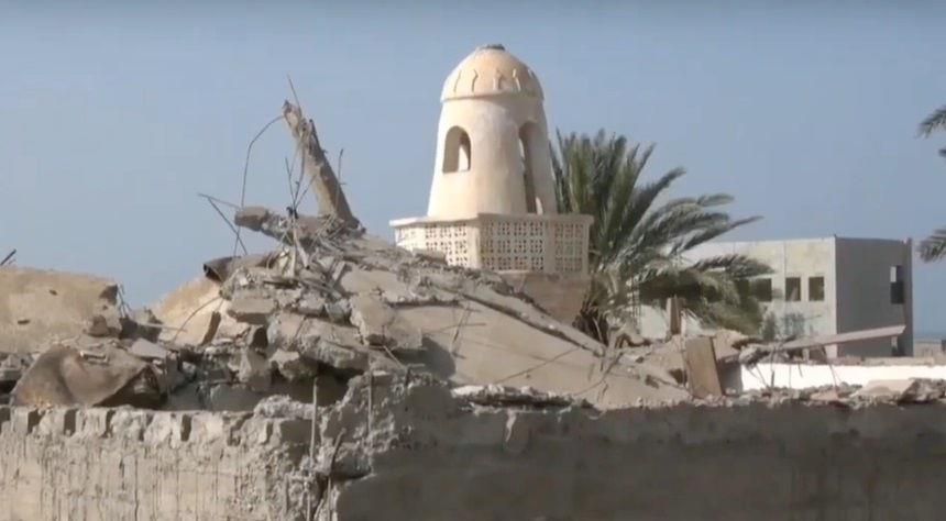 قصف حوثي استهدف مسجد   أرشيفية