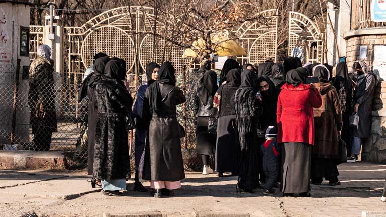منع طالبان تعليم الفتيات بالجامعات