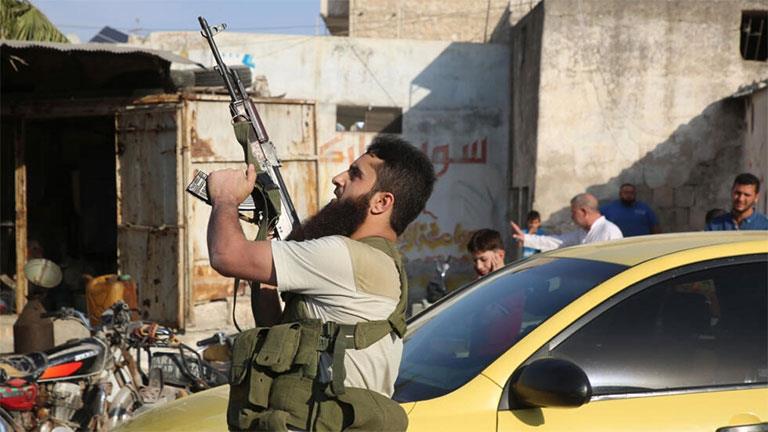 مقاتل من فيلق الشام في إدلب