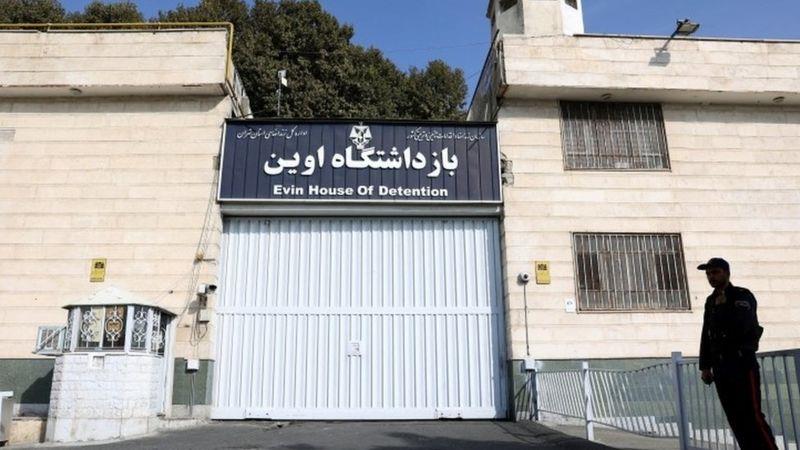 حكت المعتقلات المحتجزات في سجن إيفين لنرجس محمدي ا
