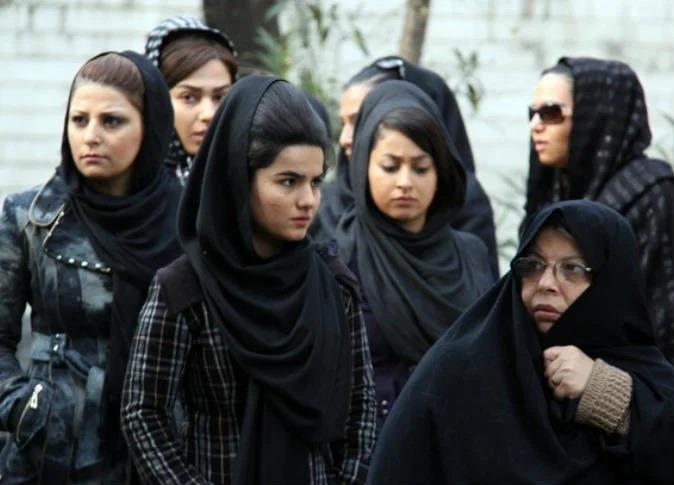 إيران تعتزم مراجعة قانون الحجاب