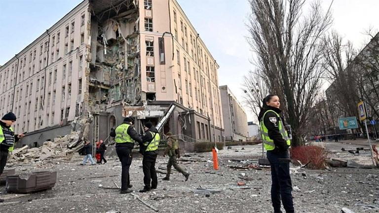 فندق دُمّر جزئيًا بضربة روسية في وسط العاصمة الأوك