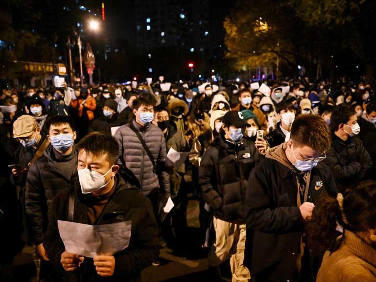طلاب صينيون يتظاهرون