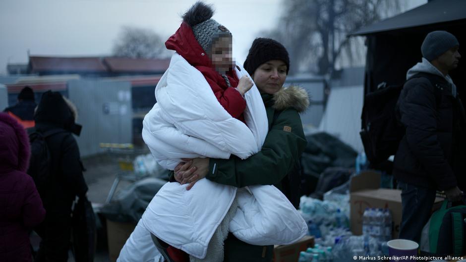 يتواصل تدفق اللاجئين الأوكران إلى الدول الأوروبية 
