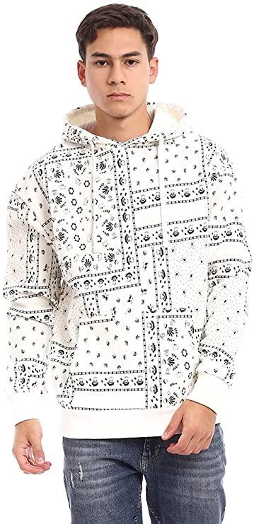 سويت شيرت بغطاء للرأس بنمط جيب كانجارو، باللونين الأوف وايت والأسود، بـ 459 جنيها.