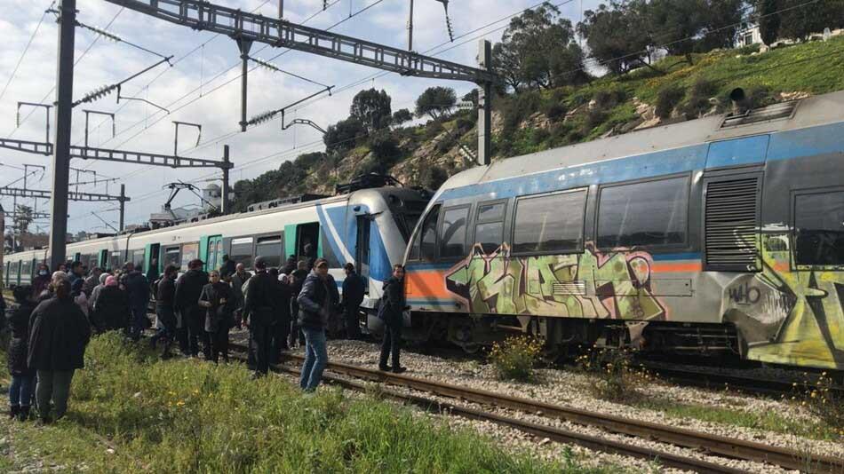 إصابة 95 شخصا في حادث تصادم بين قطارين في تونس
