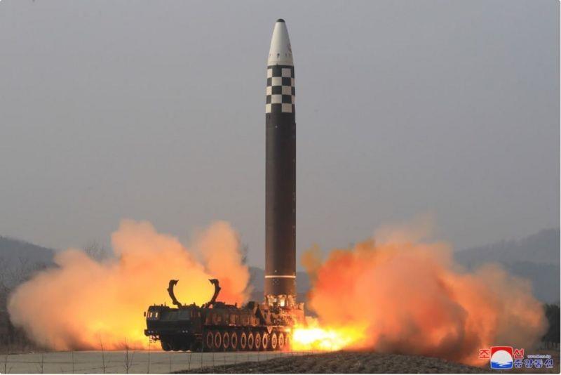 يعد هواسونغ - 17 أكبر صاروخ كوري شمالي حتى الآن