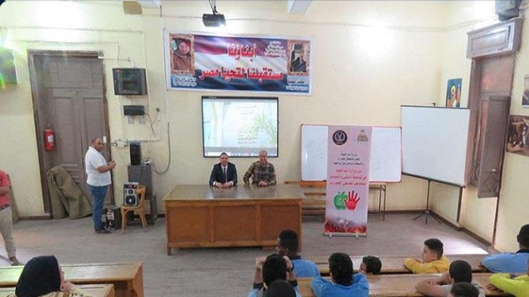 الداخلية تواصل عقد لقاءات مع طلبة المدارس