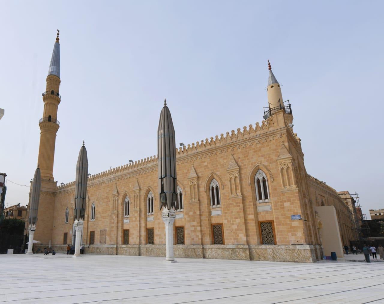 صفحة المقاولون العرب تنشر صور مسجد الإمام الحسين ب