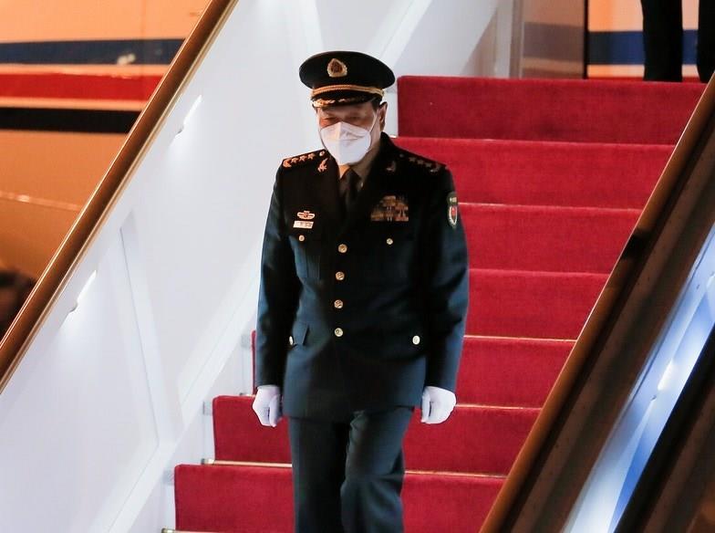 وزير الدفاع الصيني يصل إلی طهران
