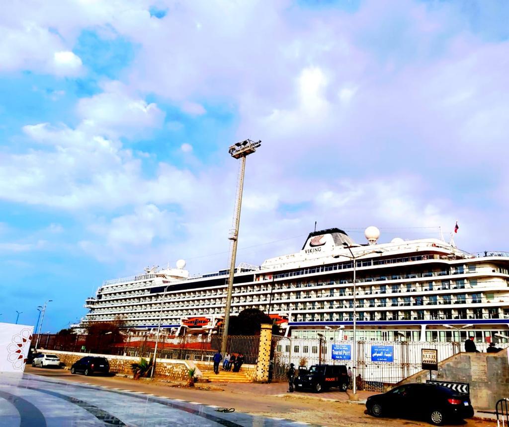 ميناء بورسعيد السياحي يستقبل 945 سائح على متن سفين