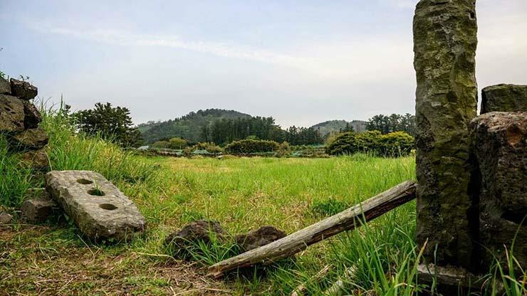 مقابر في كوريا الجنوبيّة تروي التاريخ المُعقّد لعا