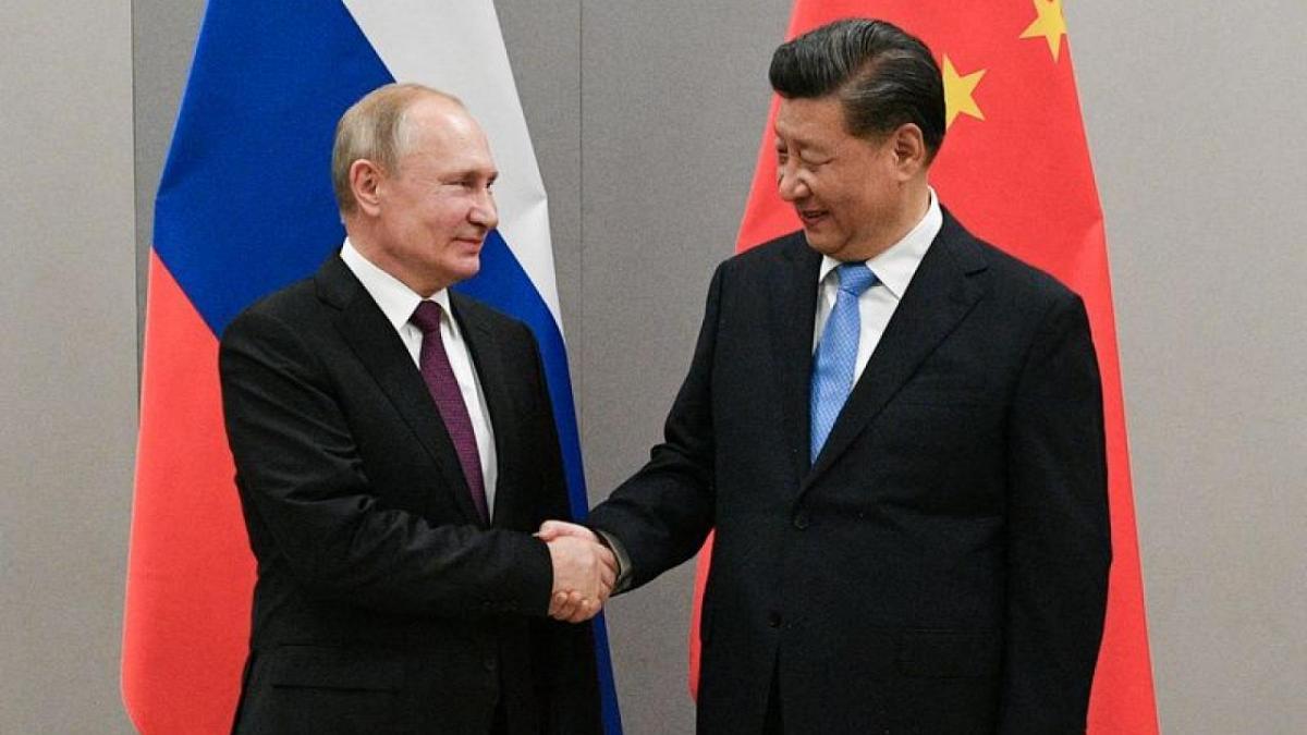الرئيس الصيني شي جين بينغ والرئيس الروسي فلاديمير 
