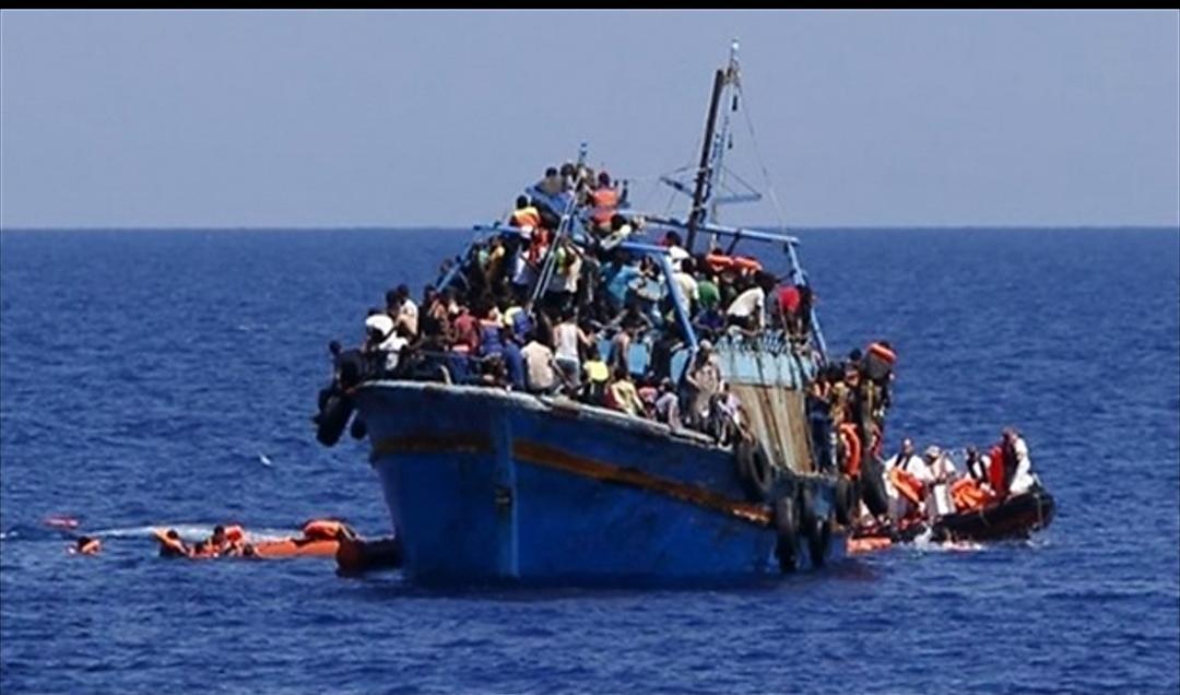 سفينة تنقذ مئات المهاجرين في البحر المتوسط - أرشيف