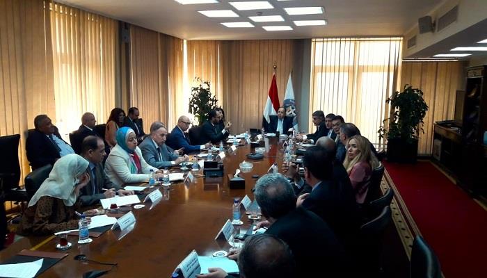 خلال لقاء وزير المالية مع وفد جمعية الصناع المصريو