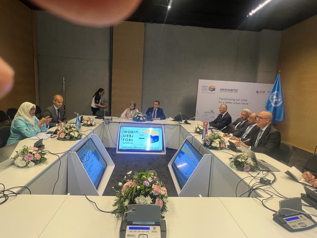 وزيرا الإسكان والتنمية المحلية يلتقيان المدير التنفيذي لبرنامج الأمم المتحدة للمستوطنات البشرية