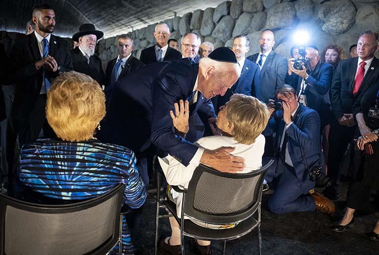 جو بايدن يزور النصب التذكاري الإسرائيلي
