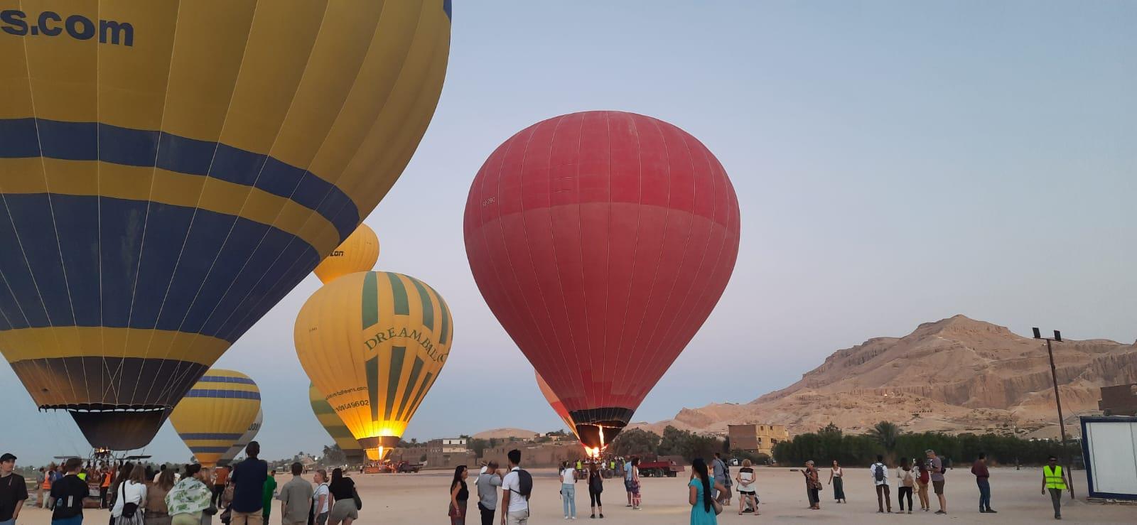 رحلات البالون الطائر تعود لسماء الأقصر بعد توقف يو