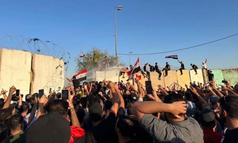 متظاهرين عراقيين 