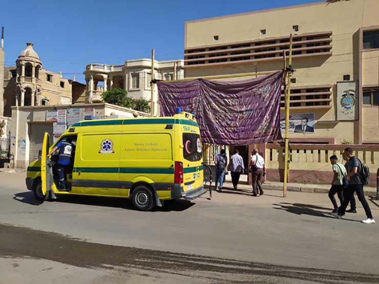 نقل طالبتين ثانوية عامة إلى المستشفى 