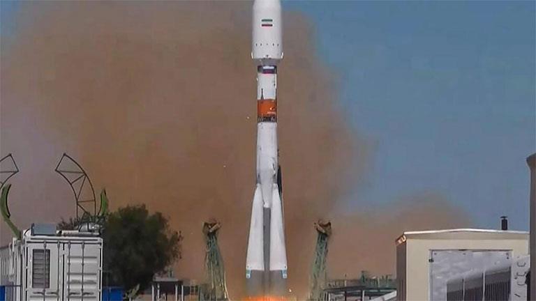 الصاروخ سويوز الروسي لحظة إطلاقه من مركز بايكونور 