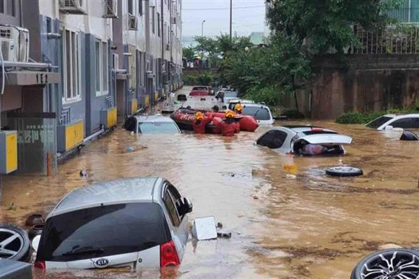 وفاة 4 أشخاص جراء فيضان عارم جنوبي الصين