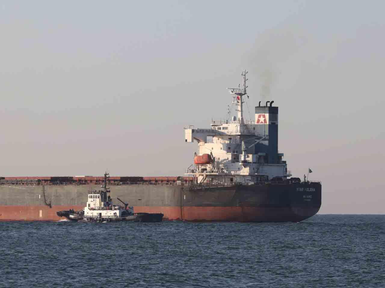 مغادرة سفن محمّلة بالحبوب من أوكرانيا وقصف محطة نو