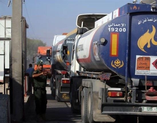 شاحنات وقود تدخل قطاع غزة ارشيفية