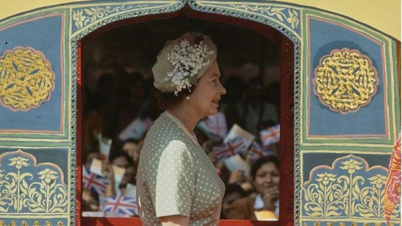 الملكة إليزابيث الثانية خلال زيارتها الرسمية للهند