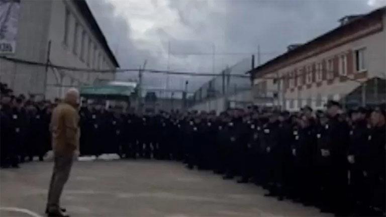 رئيس مجموعة مرتزقة روسية يجند سجناء