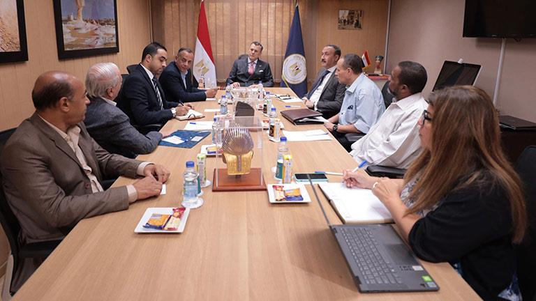 وزير السياحة يعقد ثاني اجتماعاته مع ممثلي اللجان ا