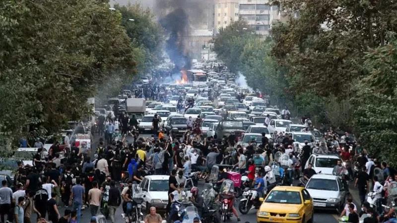 احتجاجات غاضبة في طهران