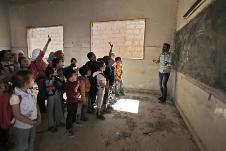 مدرسة دمرها القصف في سوريا