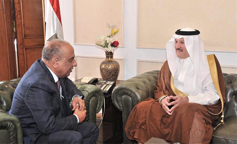وزير قطاع الأعمال يلتقي السفير السعودي