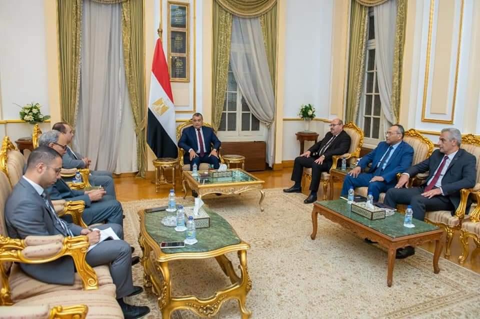 وزير الدولة للإنتاج الحربي يستقبل سفير مصر في كيني