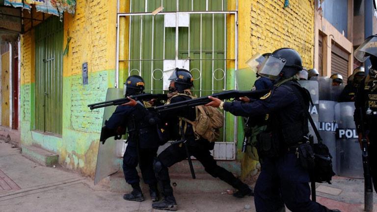 استنفار الشرطة في بيرو أثناء المظاهرات